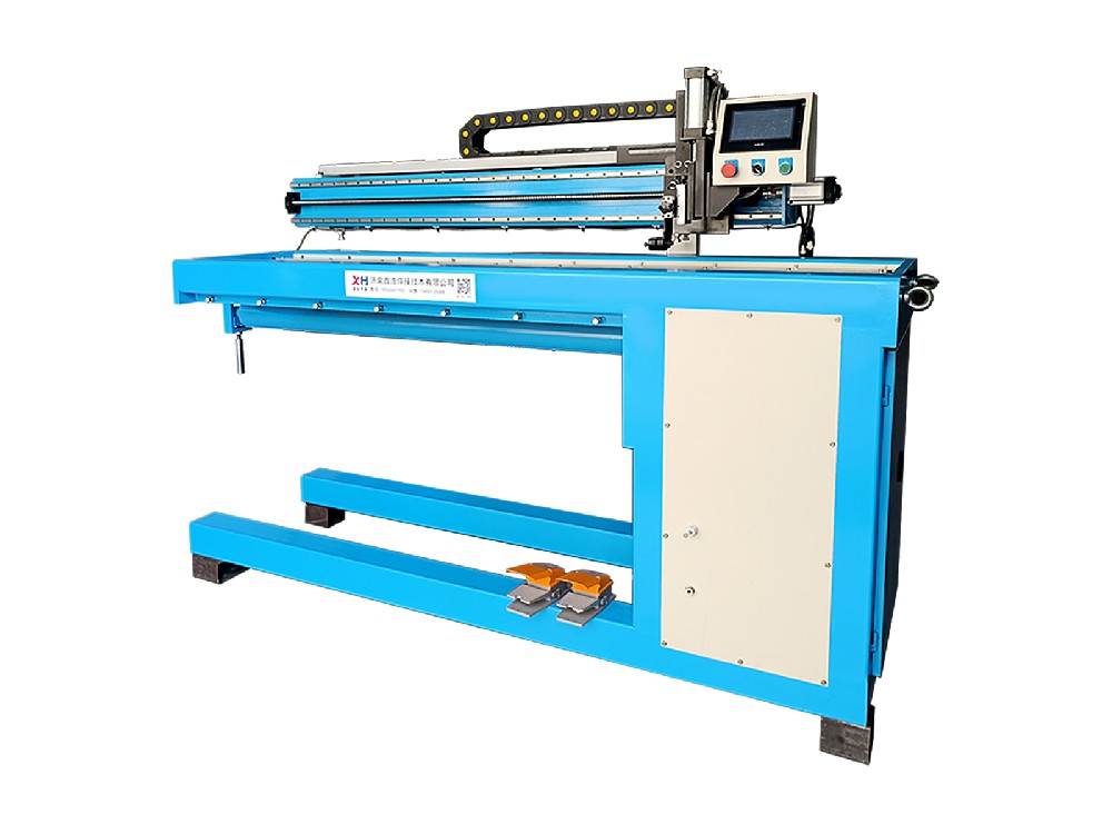 【濟(jì)南鑫浩焊接】直縫焊接專機(jī)的特點